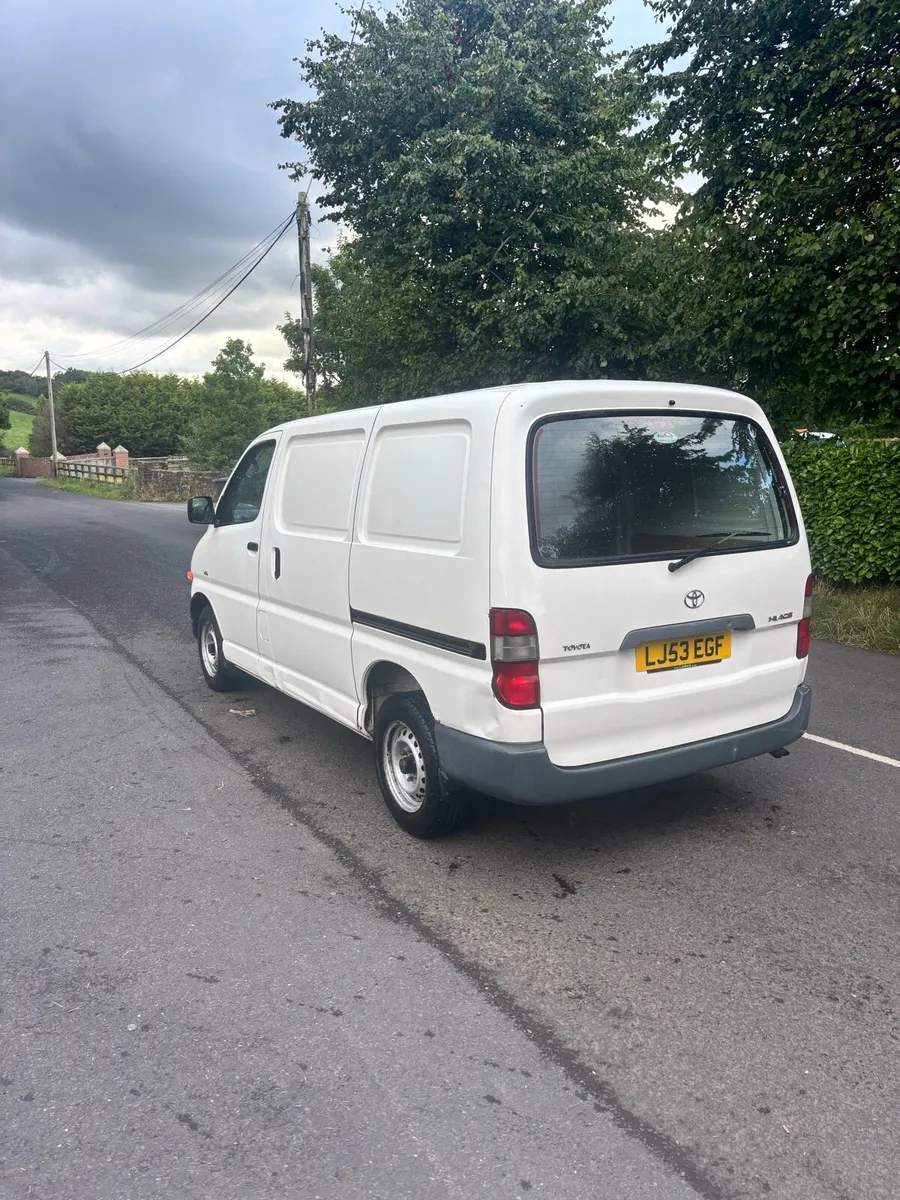 Toyota Hiace - Image 3