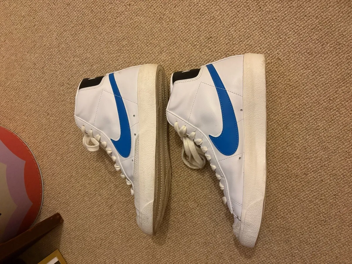 Vintage White Leather Nike Blazer Mid'77 Sneakers - Image 4