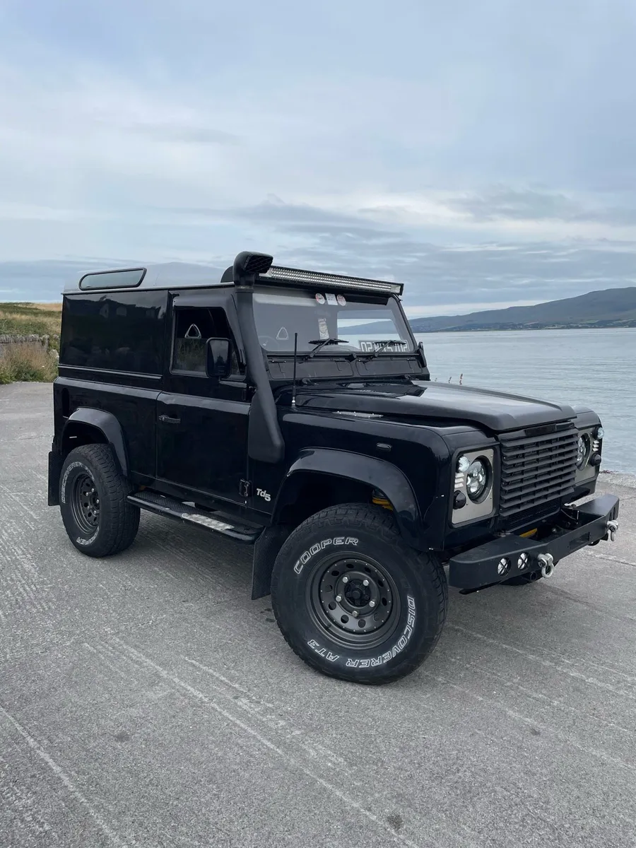 Land Rover Defender TD5 - Image 1