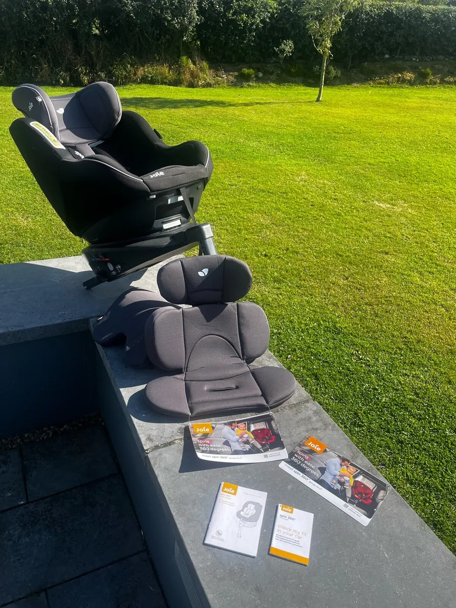 Joie 360 spin car seat - Image 4