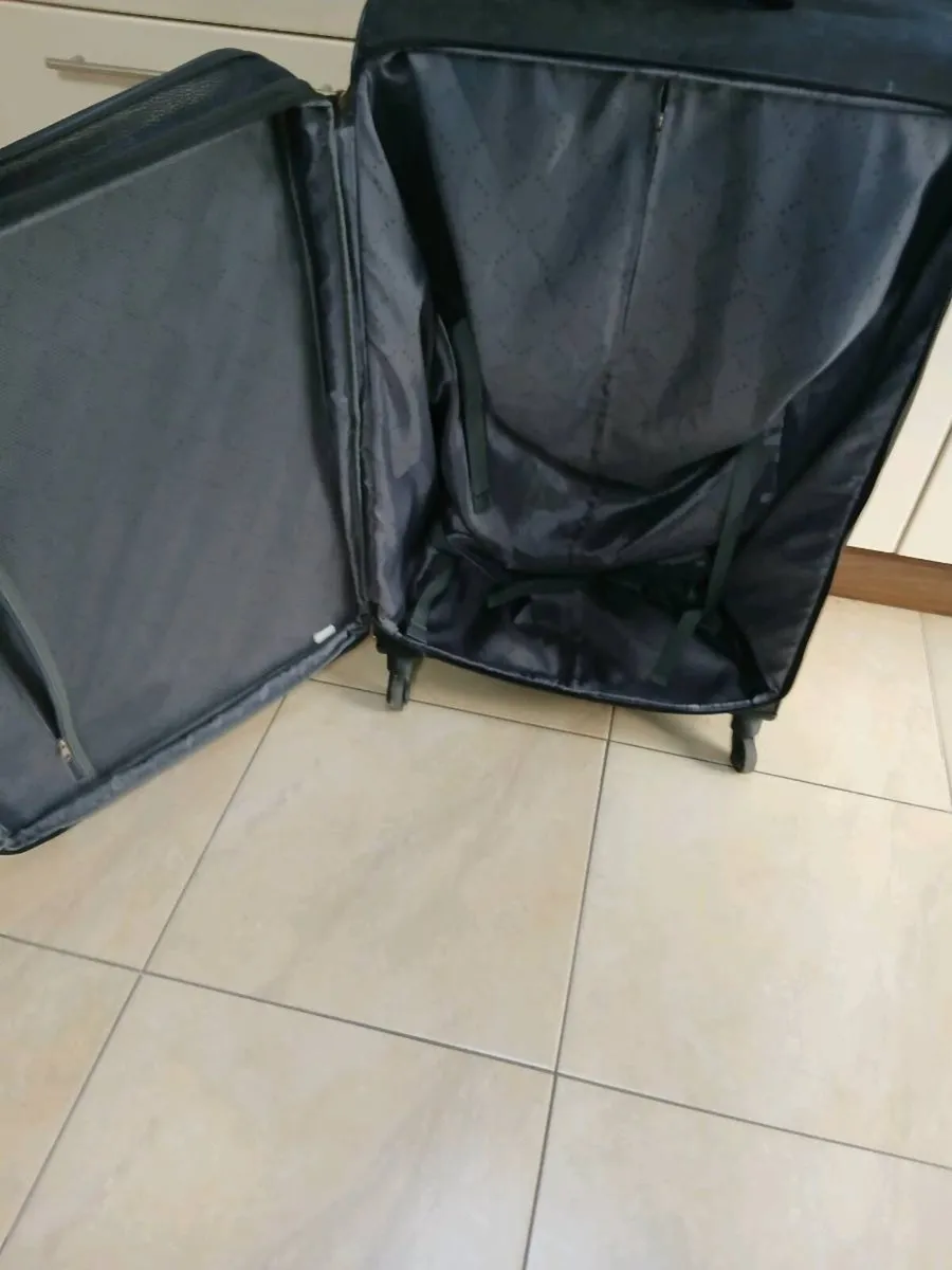 EXTRA LARGE SUITCASE 4 WHEELS - Image 2