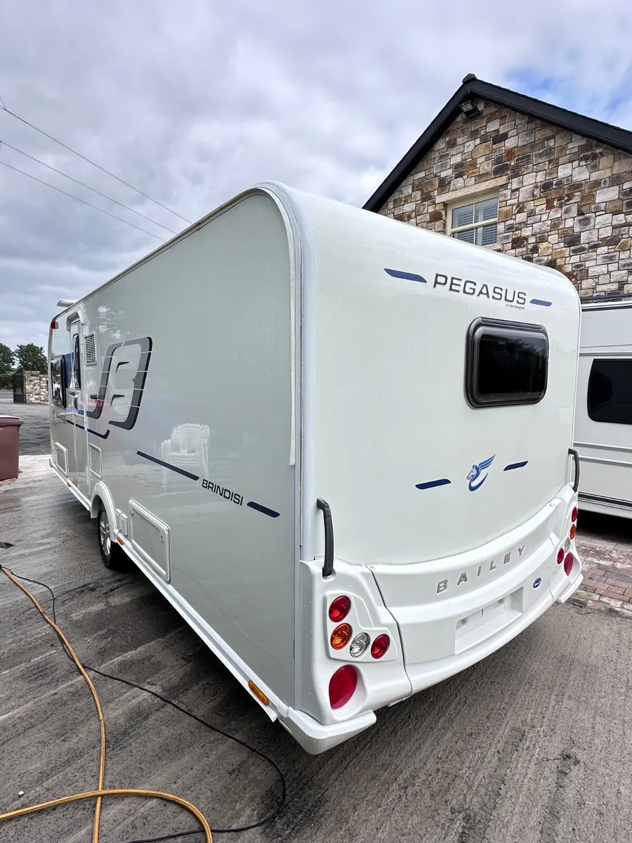 ✨2017 BAILEY PEGASUS BRIDINSI 4 BERTH ISLAND BED✨ - Image 2
