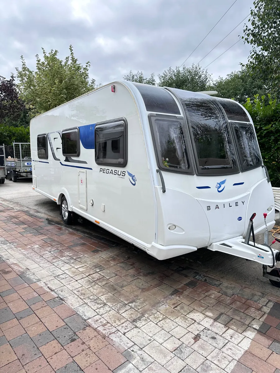 ✨2017 BAILEY PEGASUS BRIDINSI 4 BERTH ISLAND BED✨ - Image 1