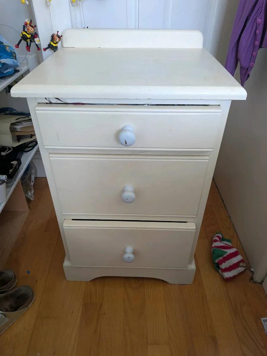 Bedside locker Free - Image 1