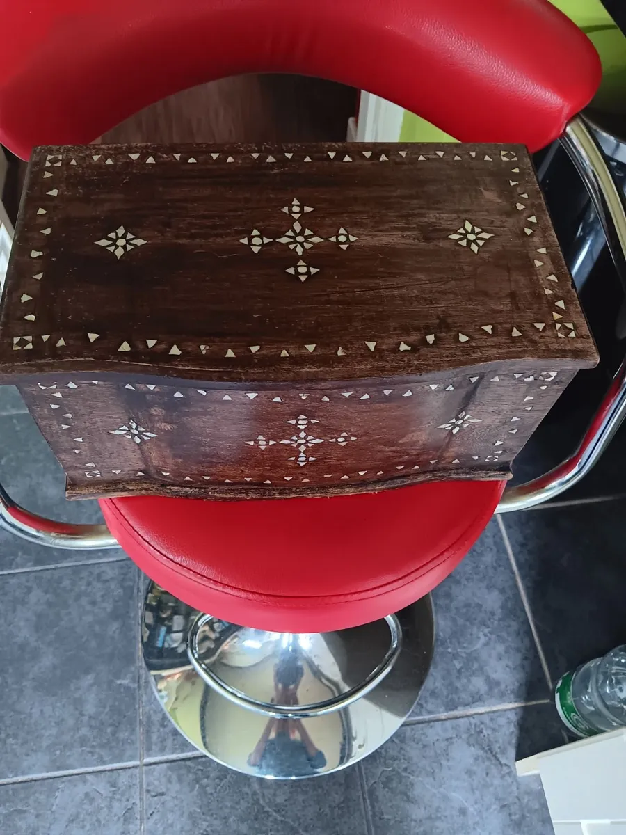 Vintage inlayed box - Image 1