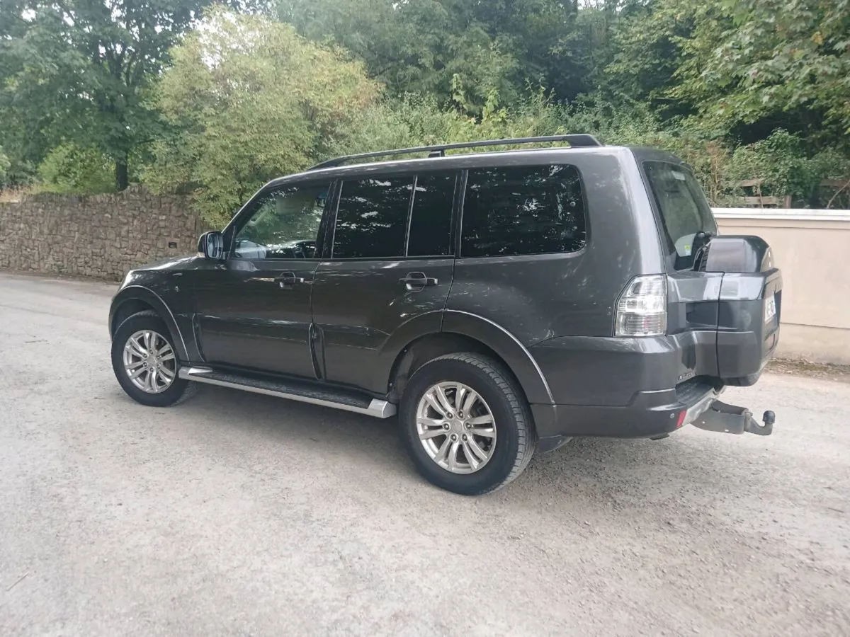 Mitsuibhi pajero - Image 4