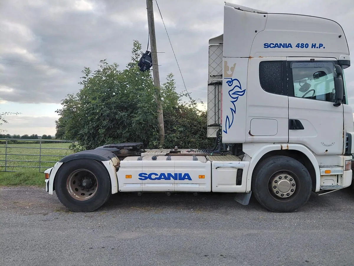 Lorries - Image 1