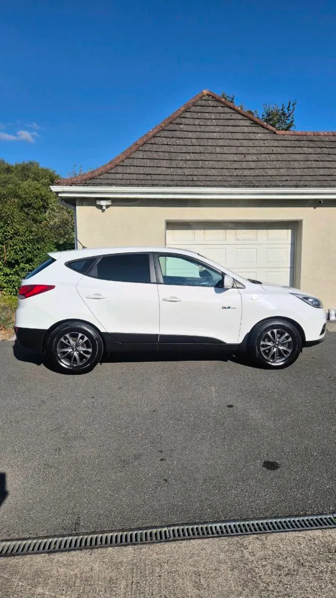 Hyundai ix35 2 seat commercial, new test - Image 2