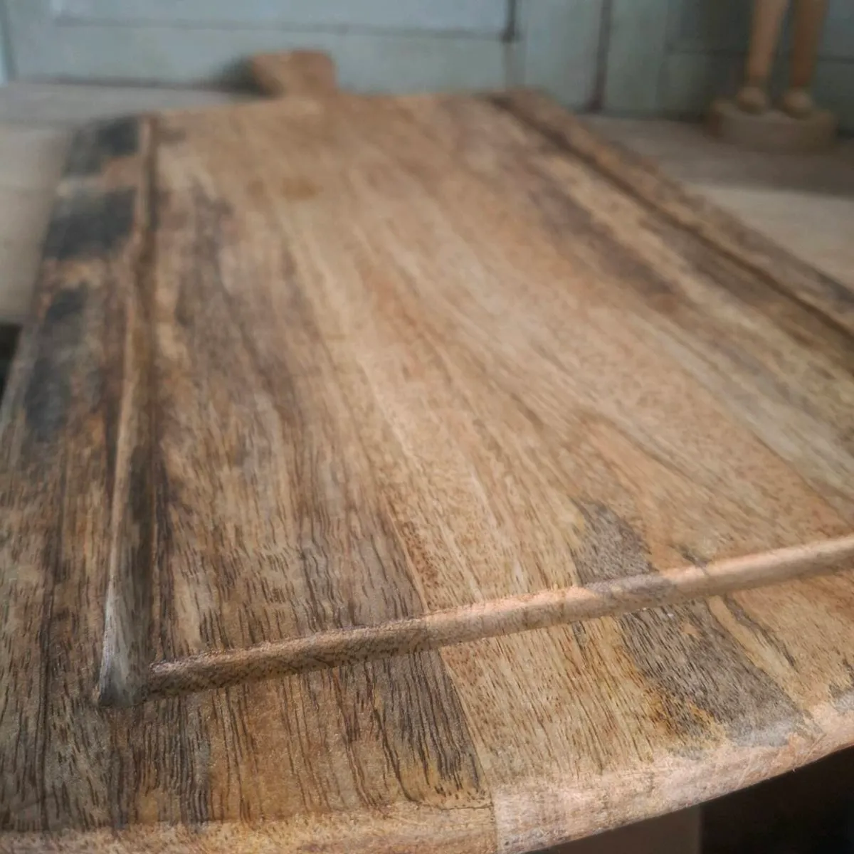 Large Mango Wood Cutting Board - Image 2