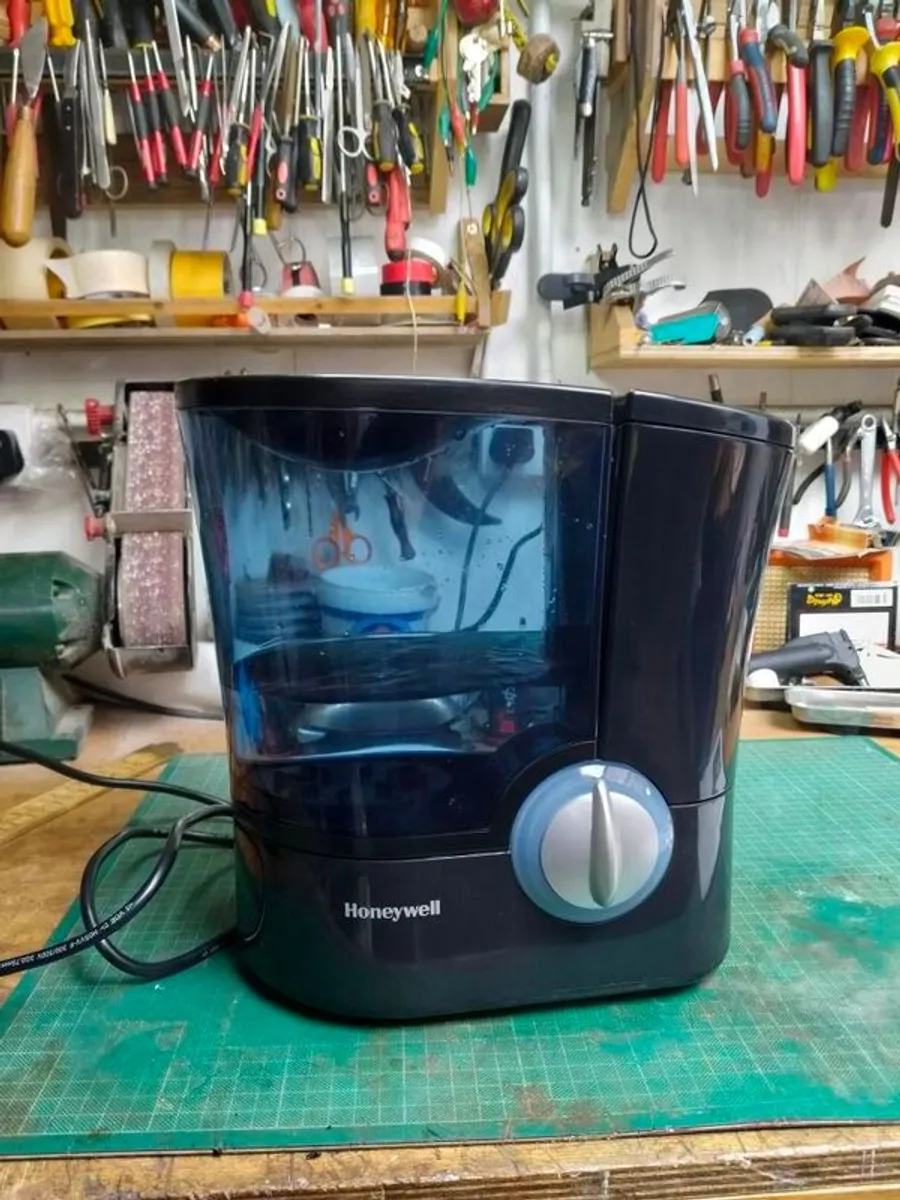 Honeywell warm steam humidifier - Image 2