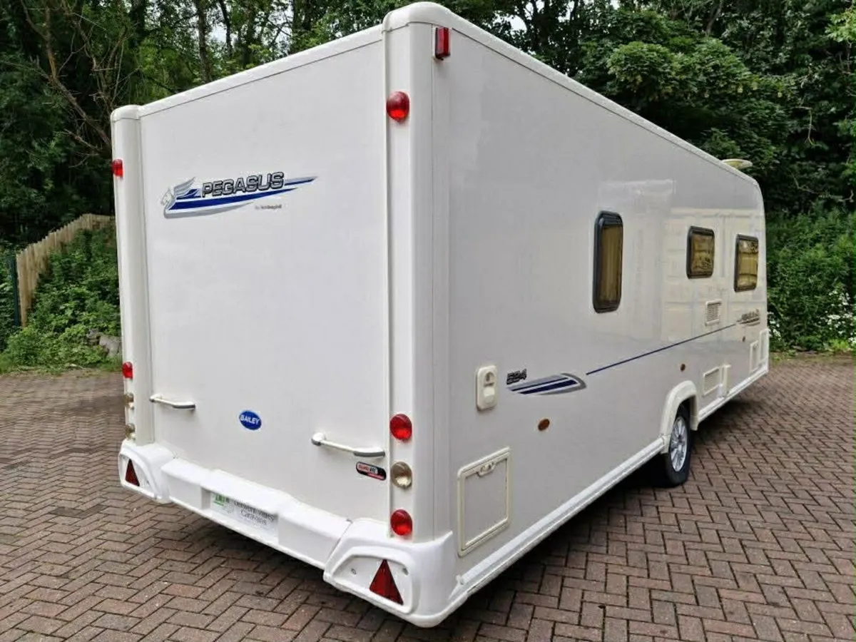 Caravan - Image 2