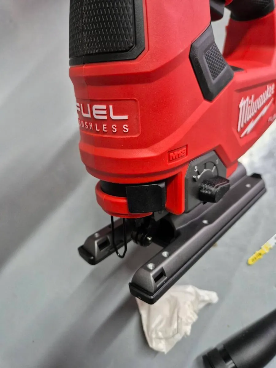 Milwaukee M18FJS Fuel Jigsaw Body - Image 4