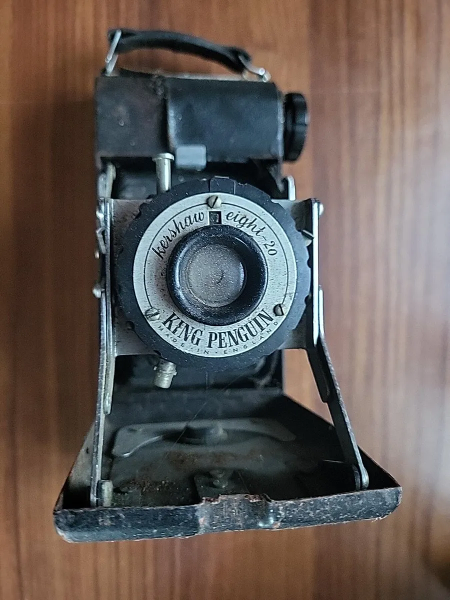 Vintage Cameras - Image 1