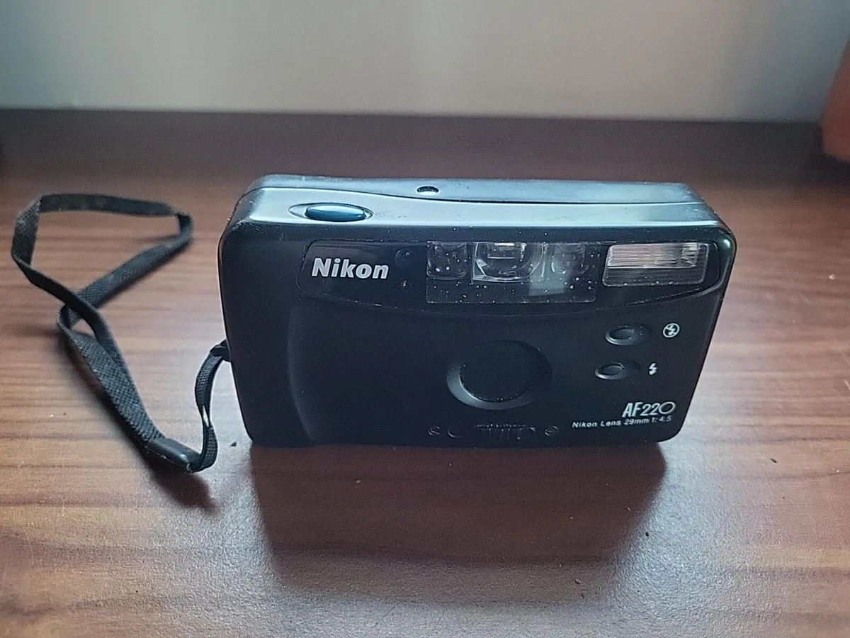 Vintage Cameras - Image 2