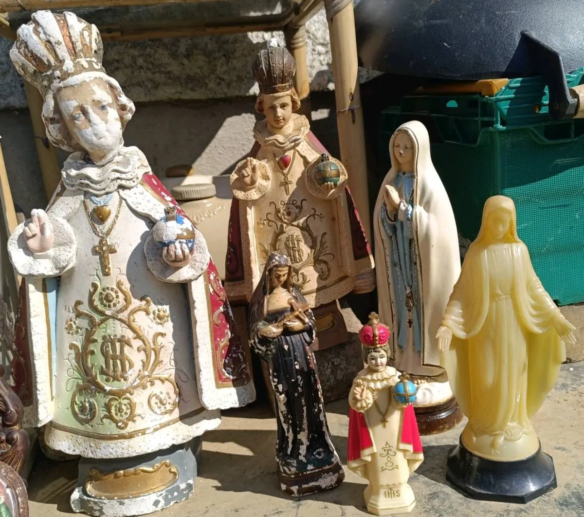 Various Statue - Image 1