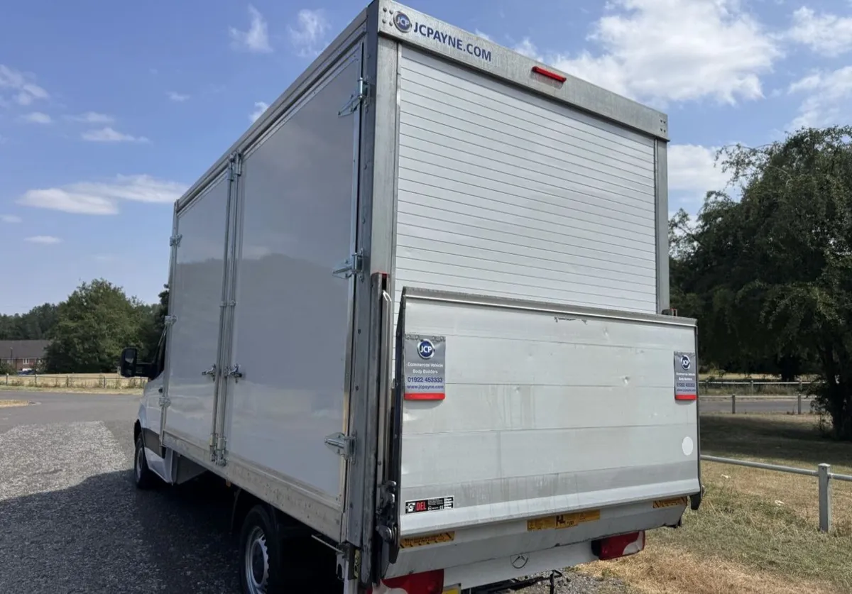 2022 Mercedes-Benz Sprinter Luton Box Van - Image 3