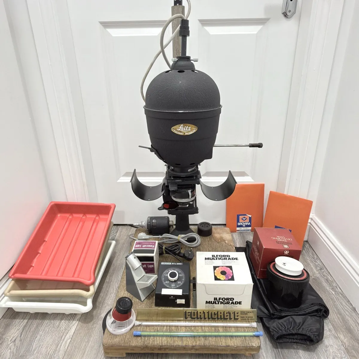 Leica Leitz Focomat Ic Color enlarger & equipment - Image 1