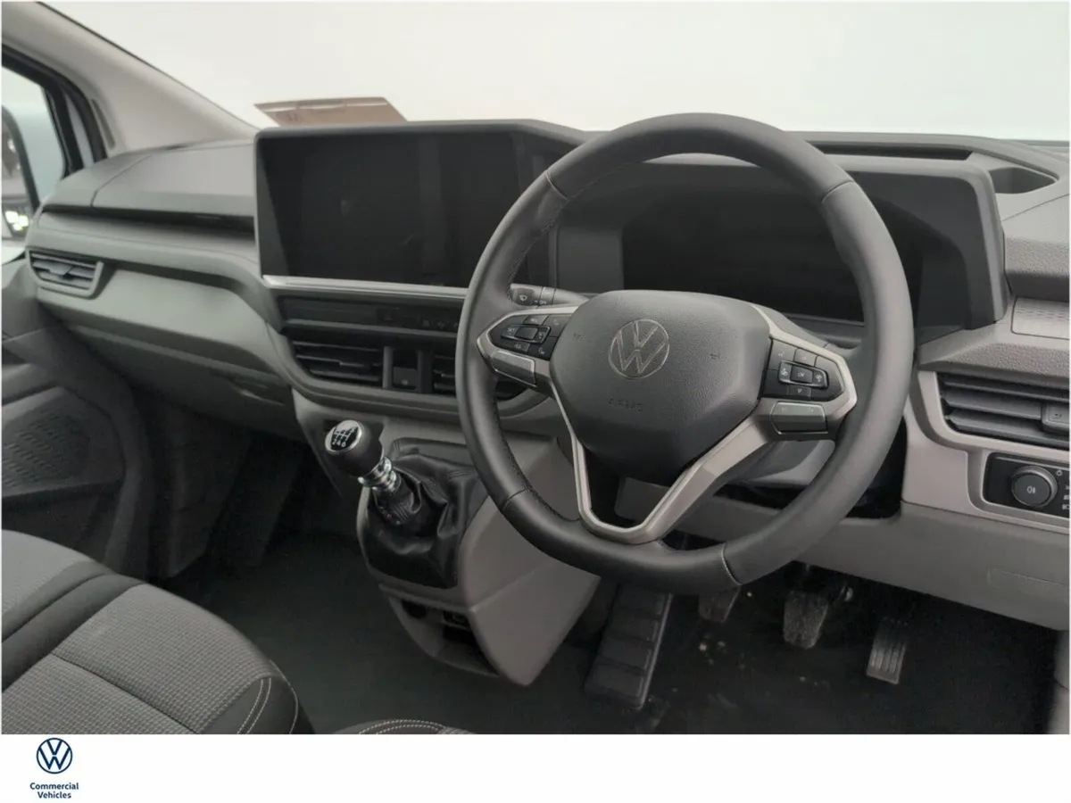 Volkswagen Transporter 28 VAN LWB HIGHLINE 110HP * - Image 4