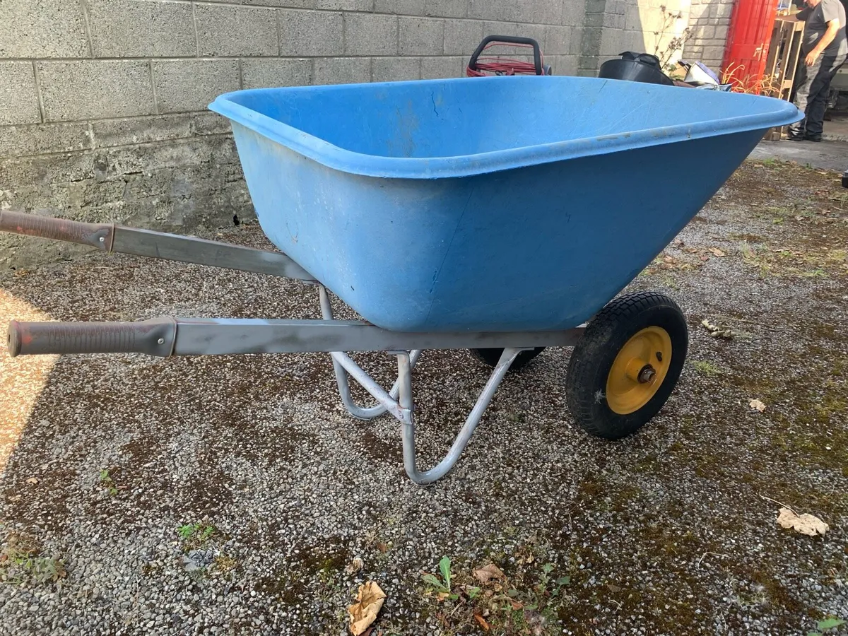 Heavy duty 200 litre extra large wheelbarrow - Image 4