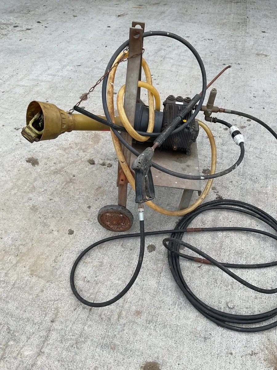 Pressure washer for repair. - Image 3
