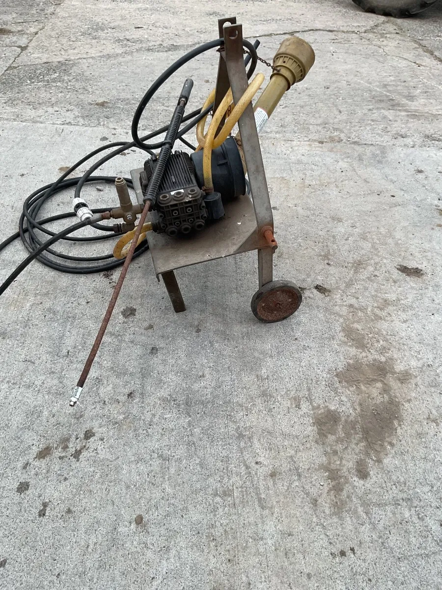Pressure washer for repair. - Image 4