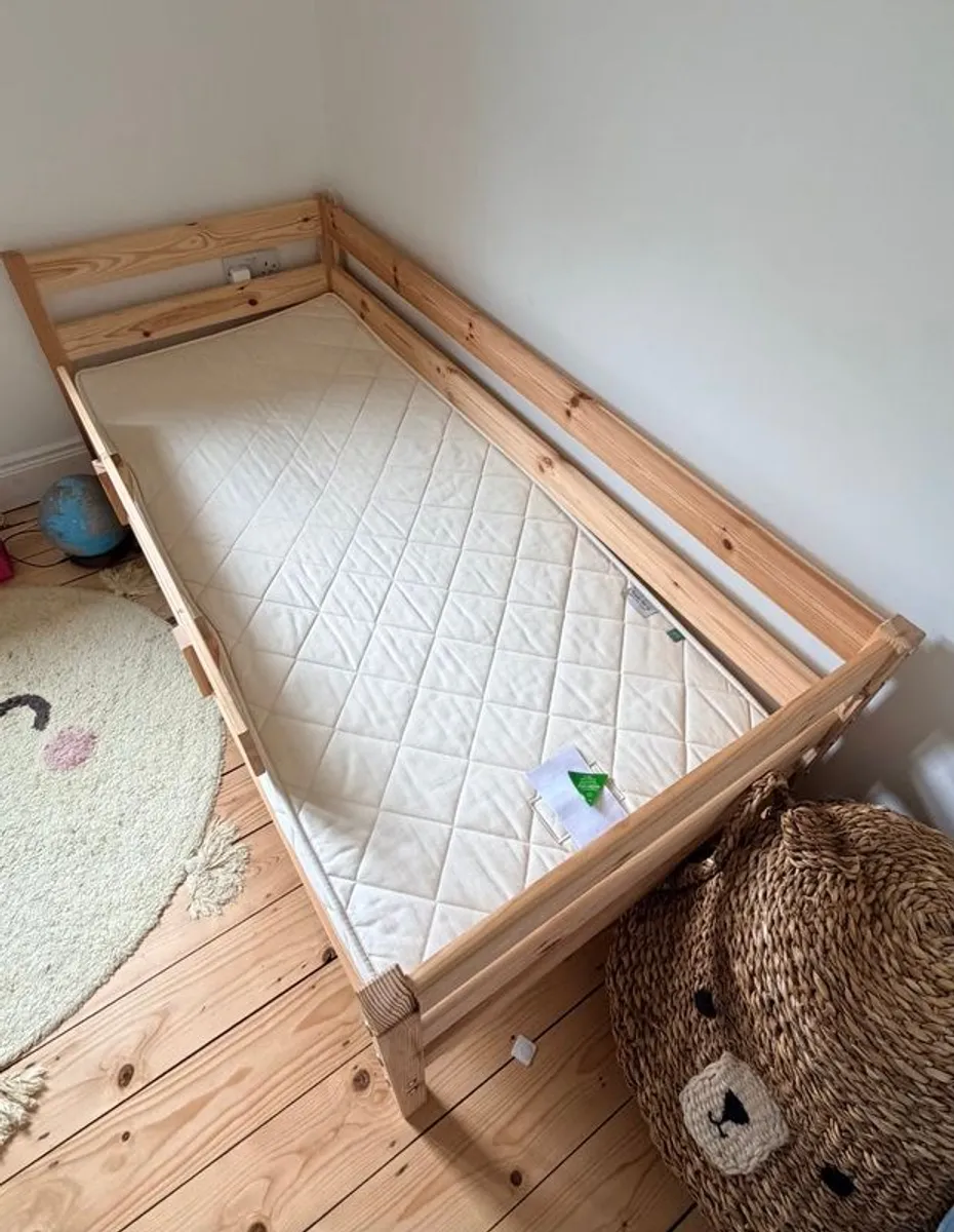 Beautiful Quality Toddler Bed - Image 3