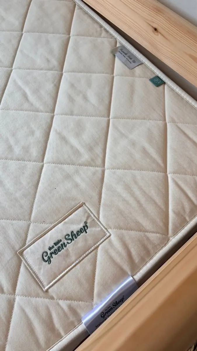Beautiful Quality Toddler Bed - Image 4