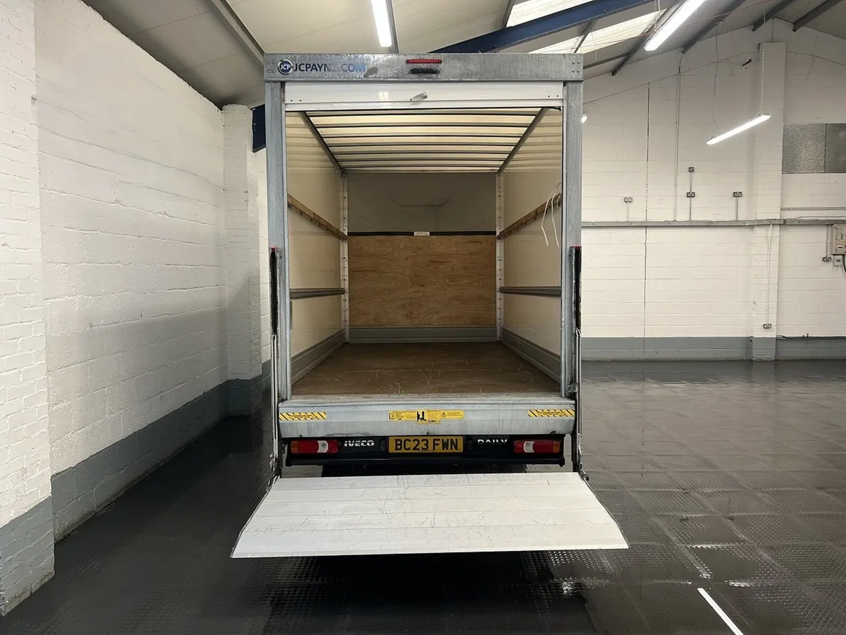 2023 Iveco Daily Luton Box Van - Image 2