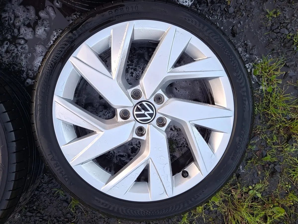 18" Genuine Vw Alloys with tyres - Image 4