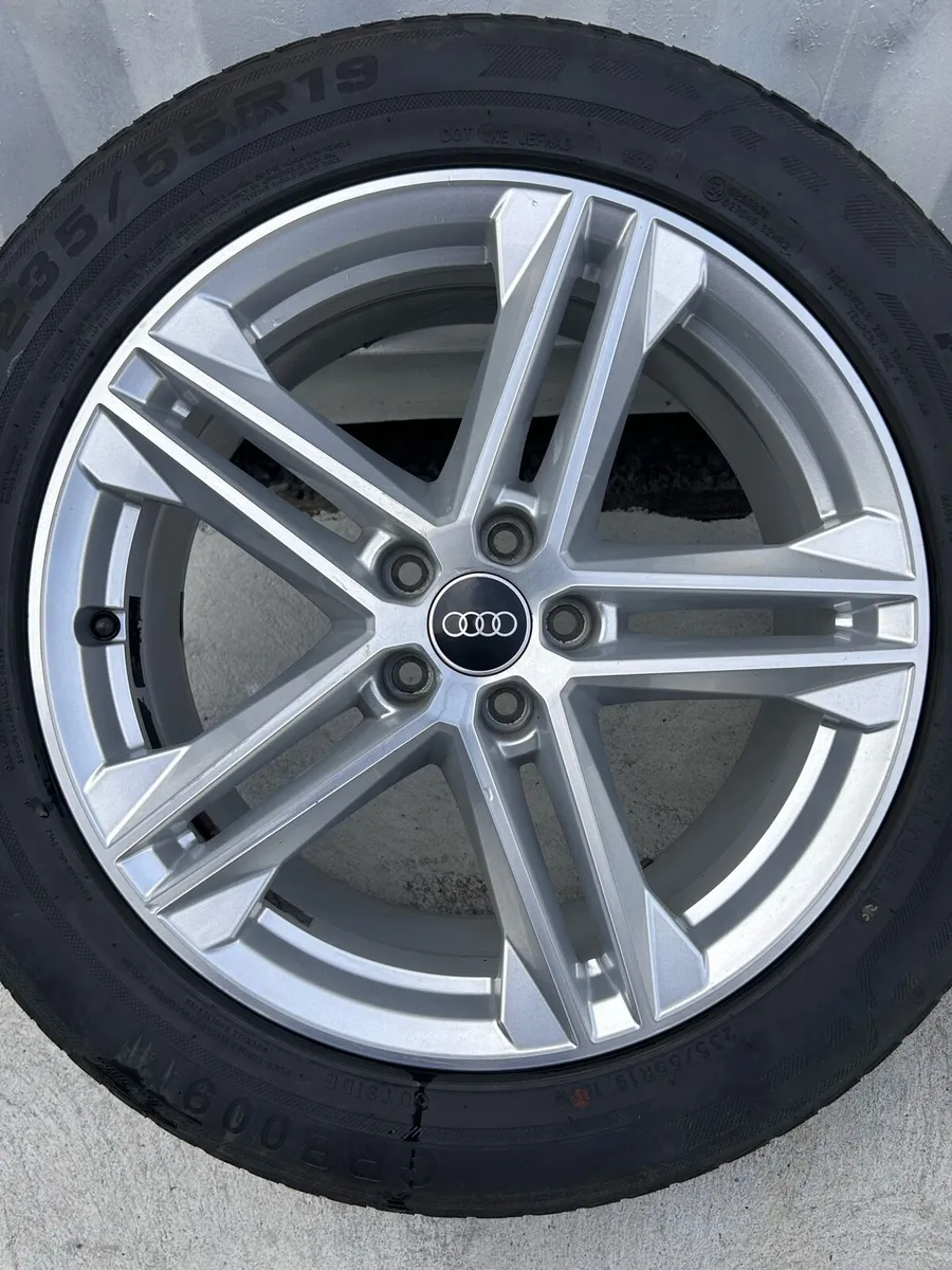 Genuine Audi Q5/SQ5 19” Alloy Wheels - Image 3