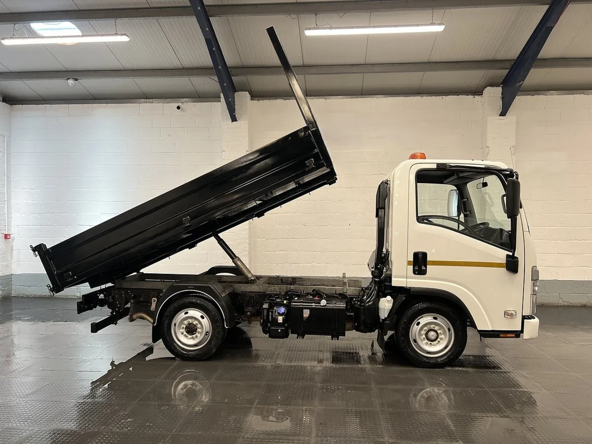 2023 Isuzu Grafter Tipper Van - Image 1