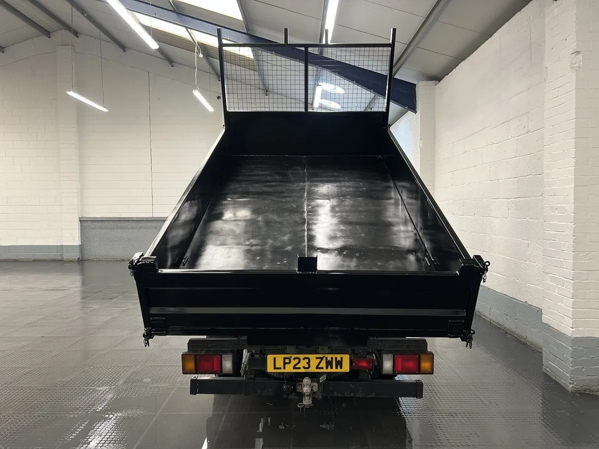 2023 Isuzu Grafter Tipper Van - Image 3