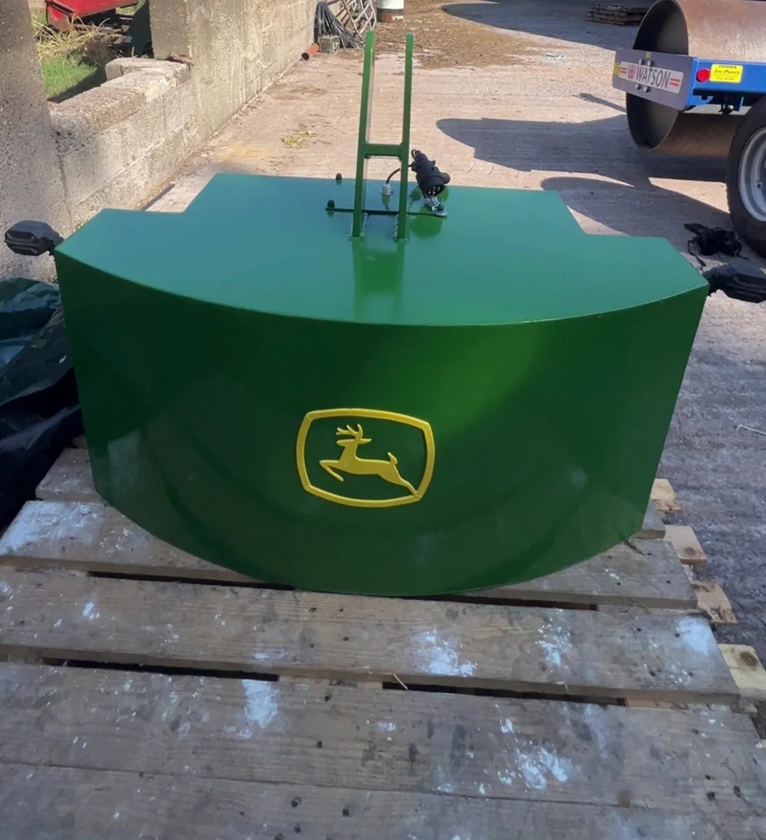 Tractor weight - Image 1