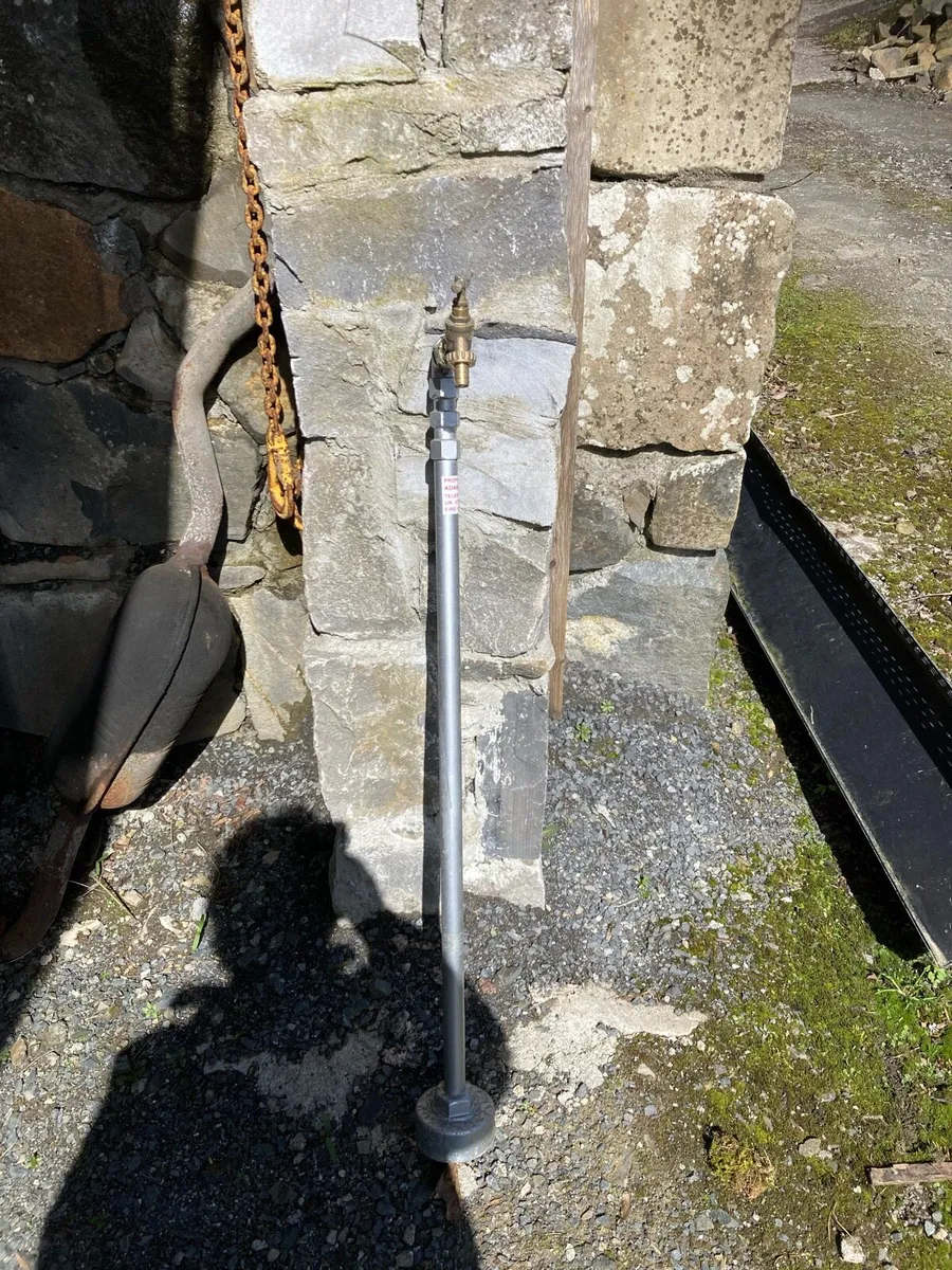 HYDRANT STANDS