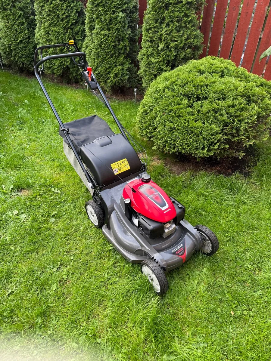 Honda HRX 537 lawnmower - Image 1