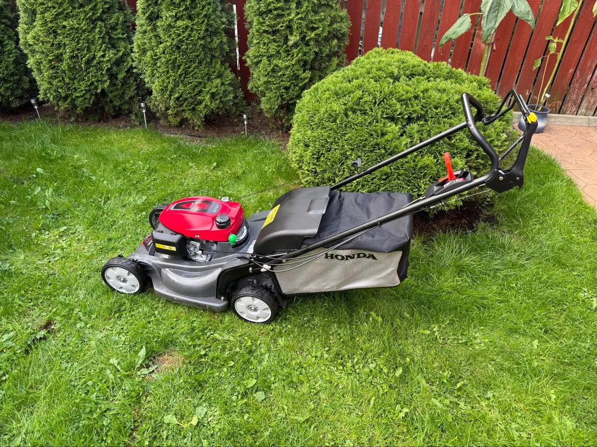 Honda HRX 537 lawnmower - Image 4