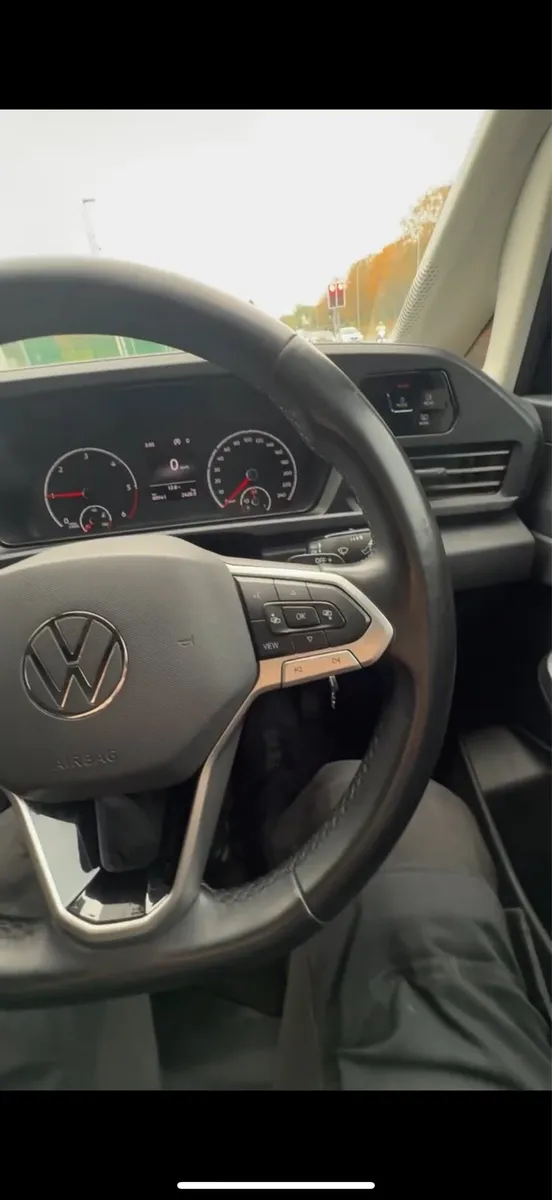 VW CADDY DSG 2022 no vat - Image 2
