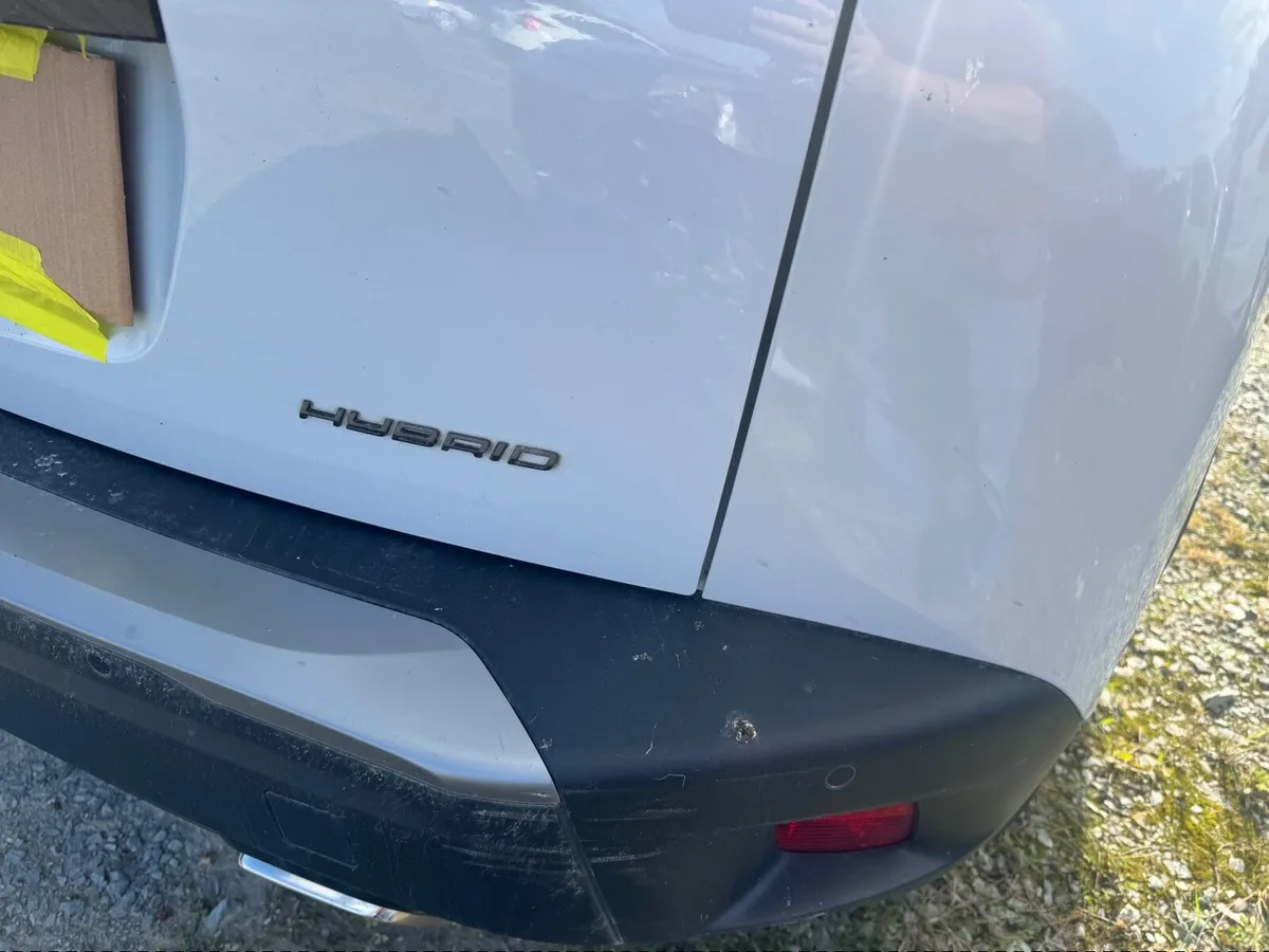 252 Peugeot 2008 Automatic Hybrid - Image 2