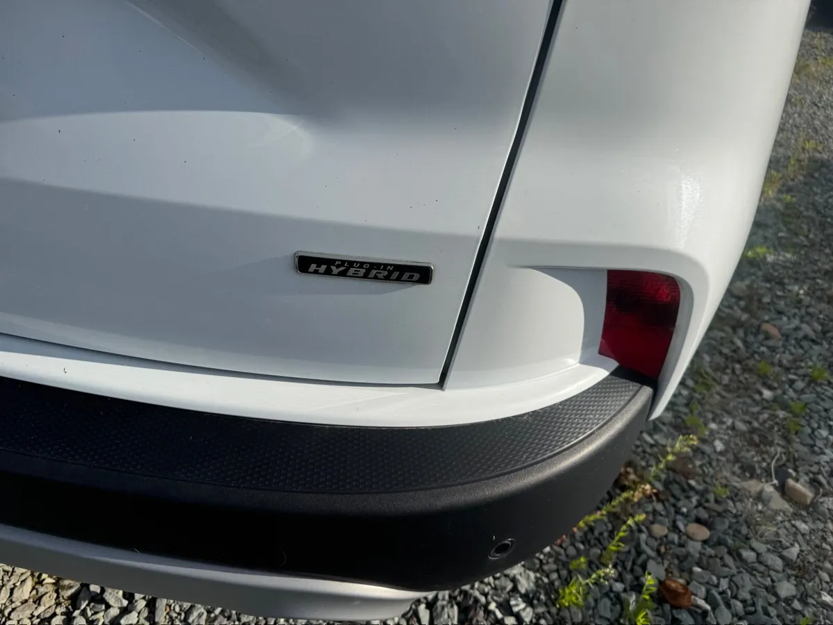 232 Ford Kuga Petrol Automatic Plugin Hybrid - Image 2