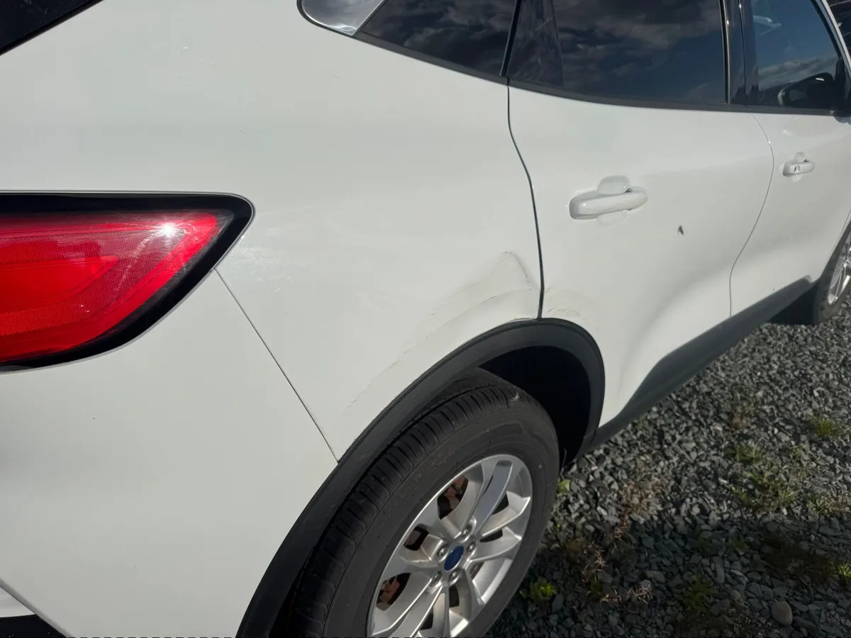 232 Ford Kuga Petrol Automatic Plugin Hybrid - Image 3