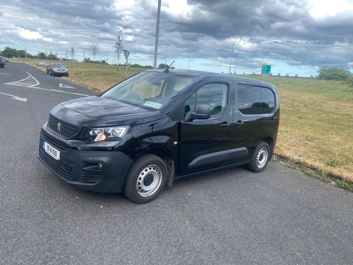 2019 Peugeot partner Doe&Tax - Image 3