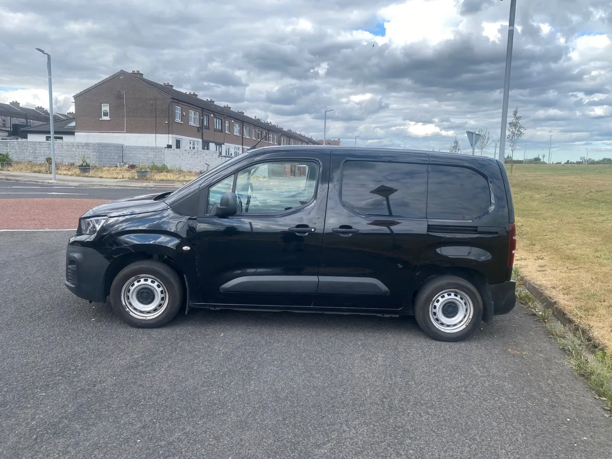 2019 Peugeot partner Doe&Tax - Image 4