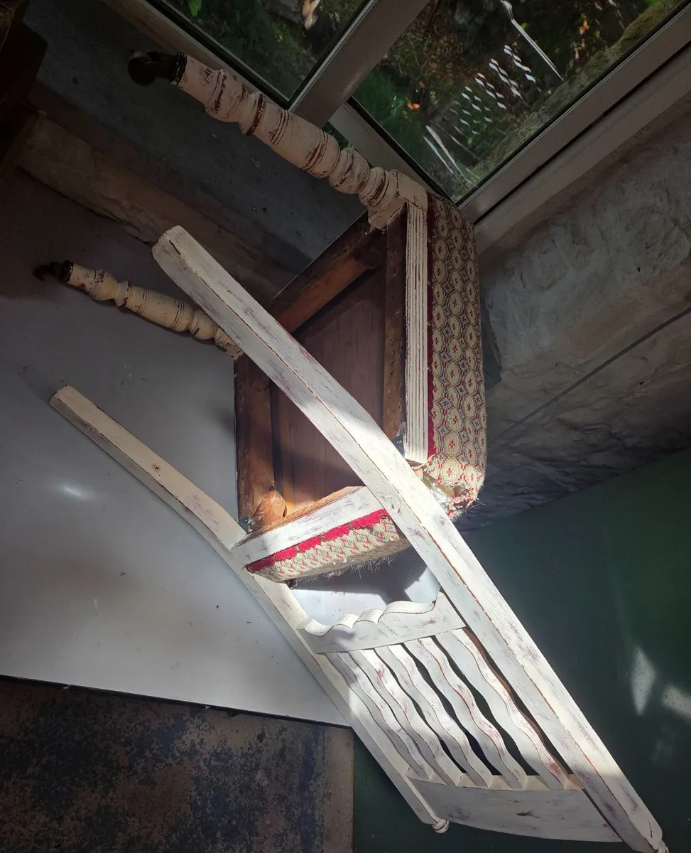 Set of 4 wooden chairs - Image 3