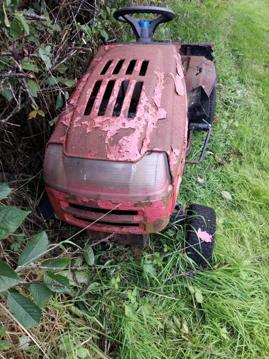 ride on lawnmower for parts - Image 1