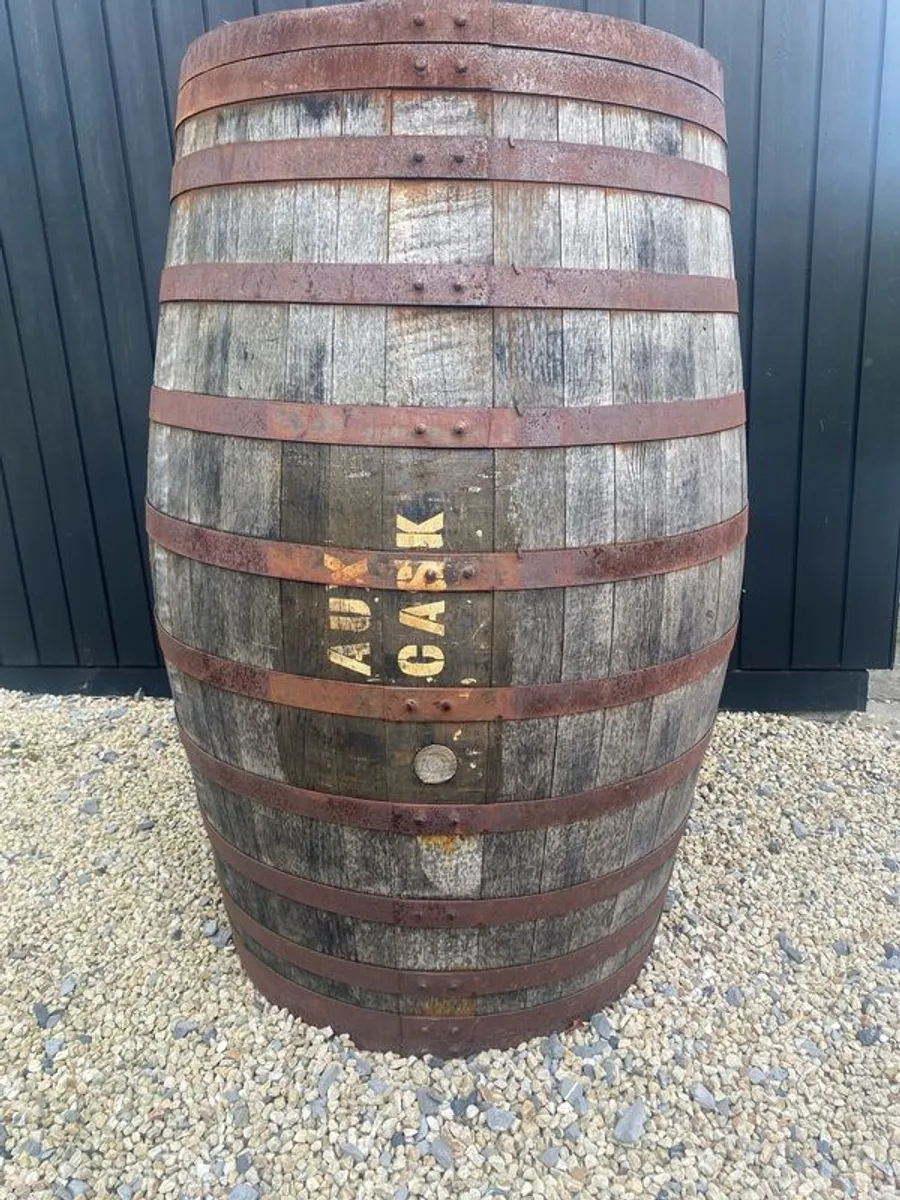 XL Oak whiskey barrel - Image 1