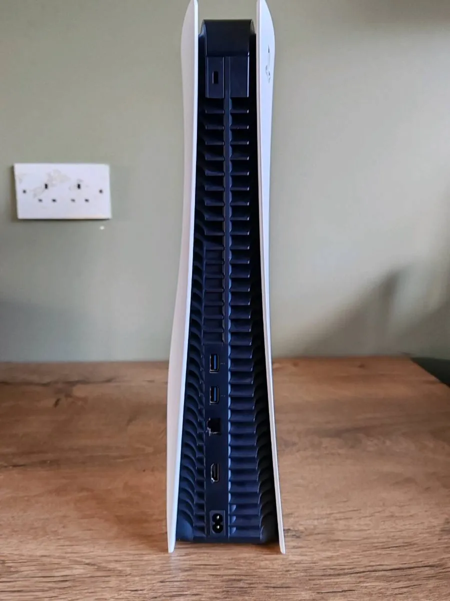 PS5 standard edition 825gb in mint condition - Image 4