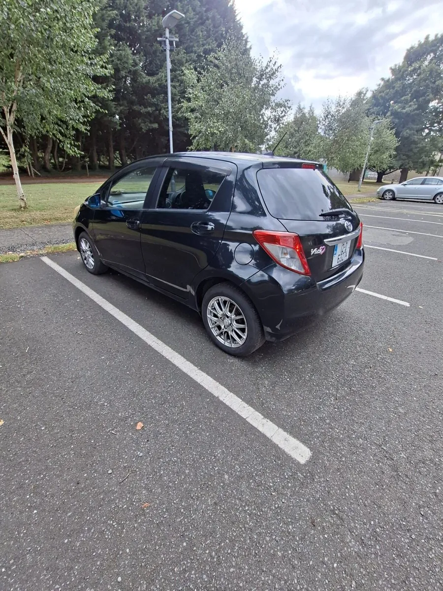 Toyota vitz - Image 2