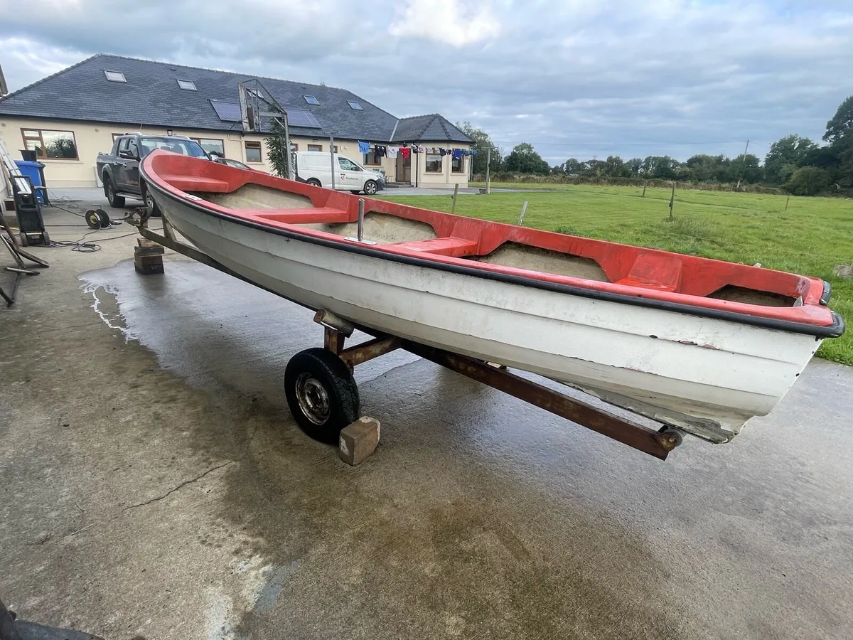 17ft boat and trailer - Image 1