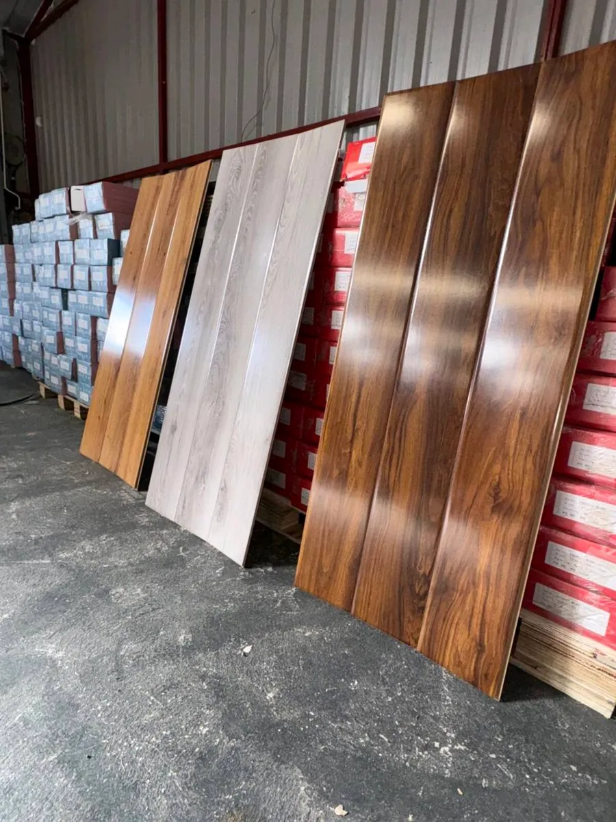 Brans new high gloss laminate flooring