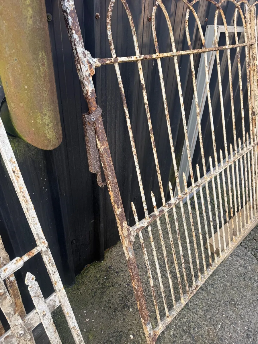 Outstanding loop top pair Victorian entrance gates - Image 4